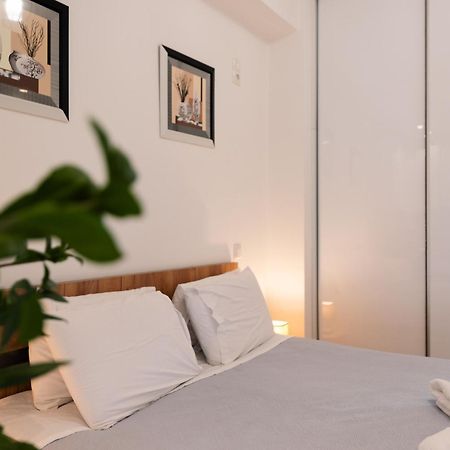Modern Studio Apartment A Atene Esterno foto
