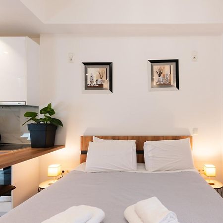 Modern Studio Apartment A Atene Esterno foto