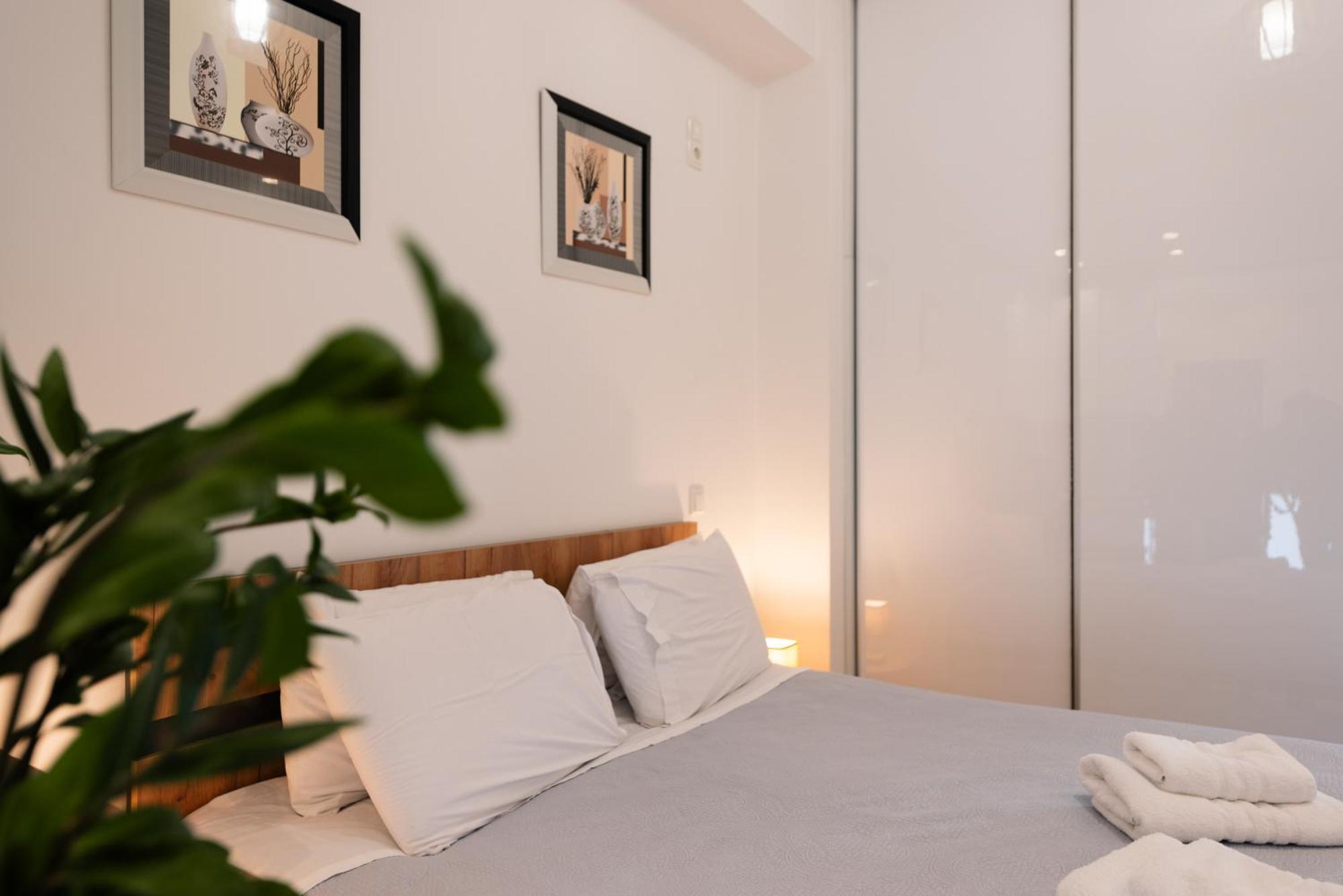 Modern Studio Apartment A Atene Esterno foto